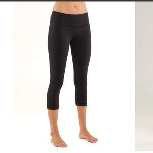 Lululemon wunder under cropped leggings size 4